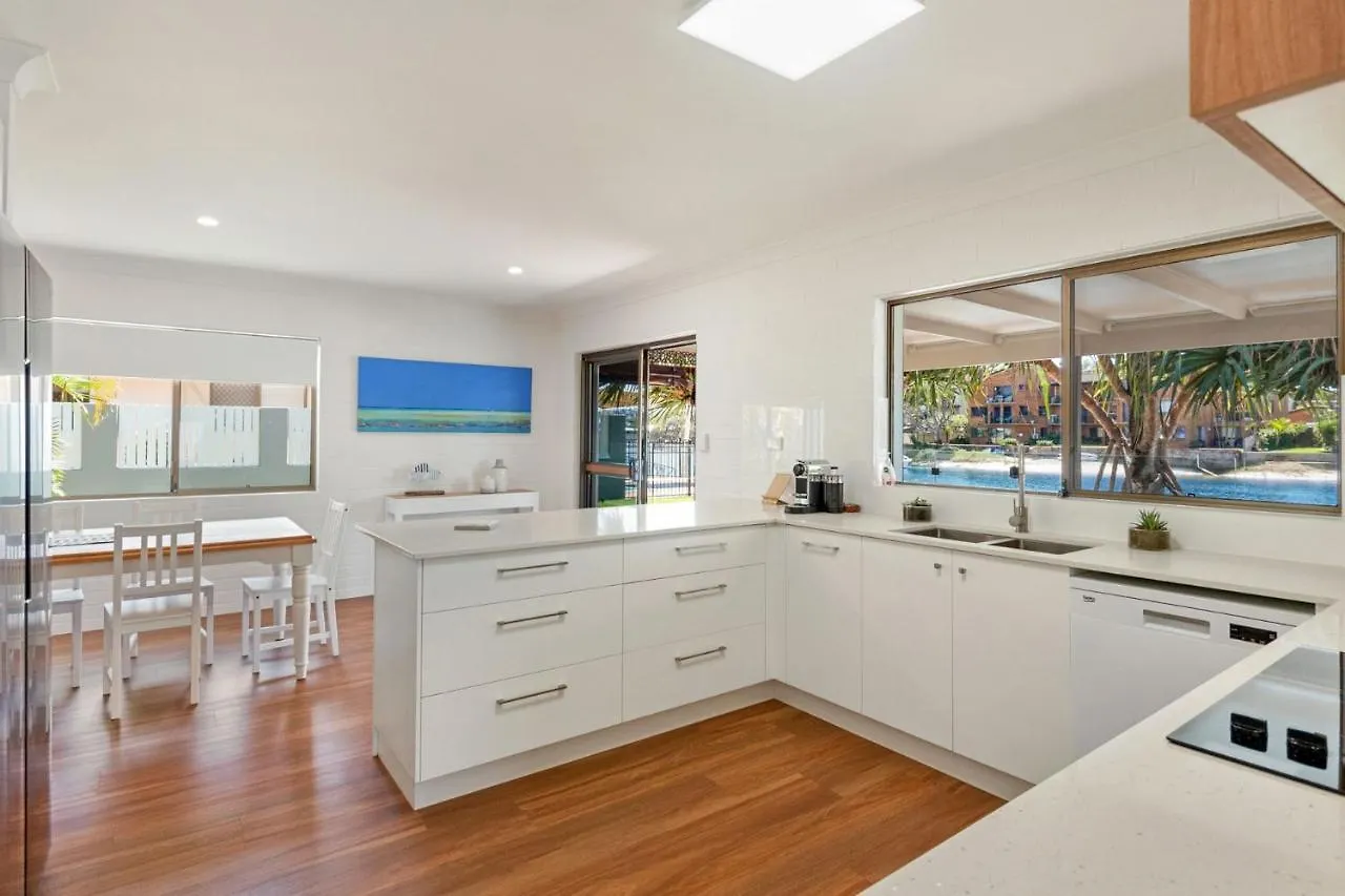 Coorumbong 28 Six Bedroom Beach Home On Mooloolaba Canal With Pool Ac Free Wifi Australia