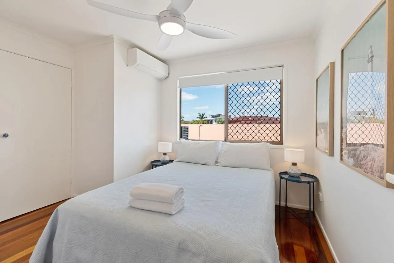 Coorumbong 28 Six Bedroom Beach Home On Mooloolaba Canal With Pool Ac Free Wifi Australia