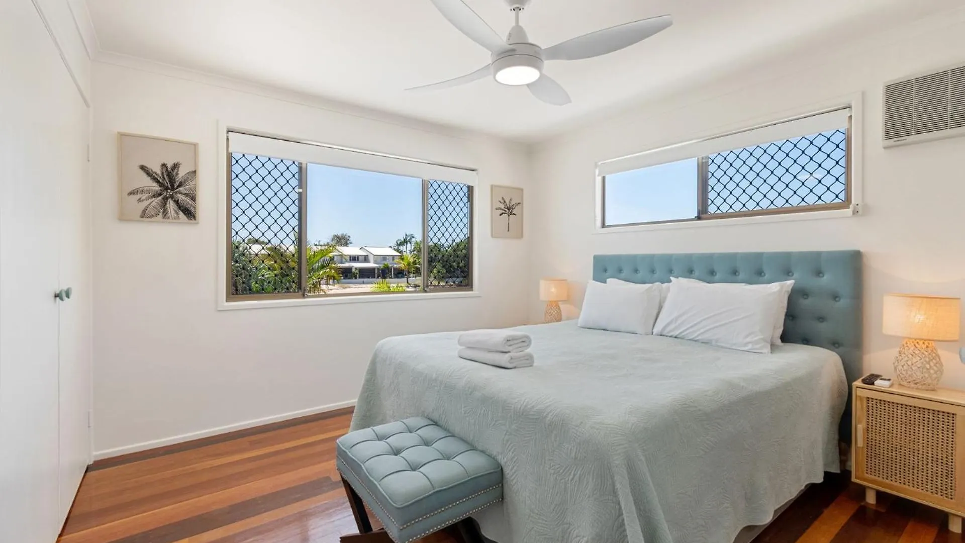 Coorumbong 28 Six Bedroom Beach Home On Mooloolaba Canal With Pool Ac Free Wifi Holiday home