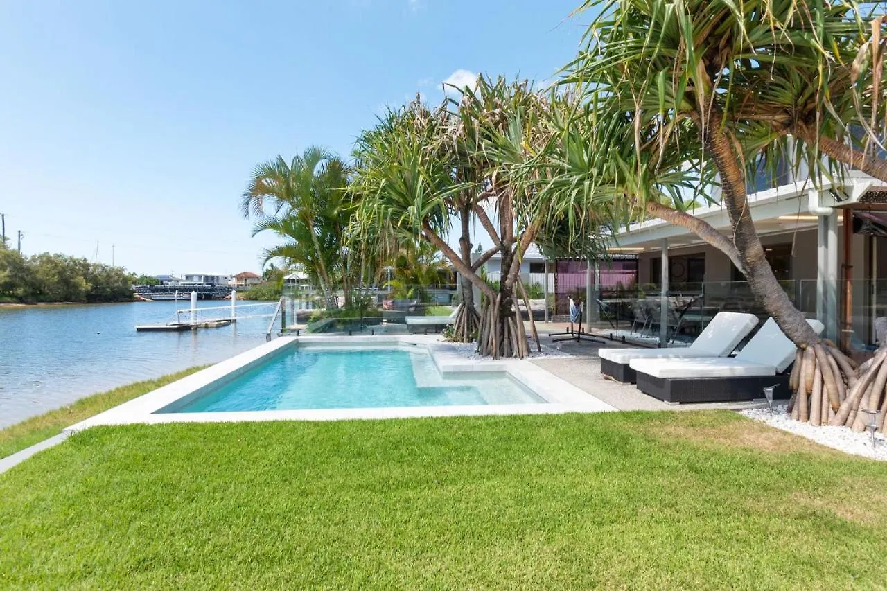 Coorumbong 28 Six Bedroom Beach Home On Mooloolaba Canal With Pool Ac Free Wifi location